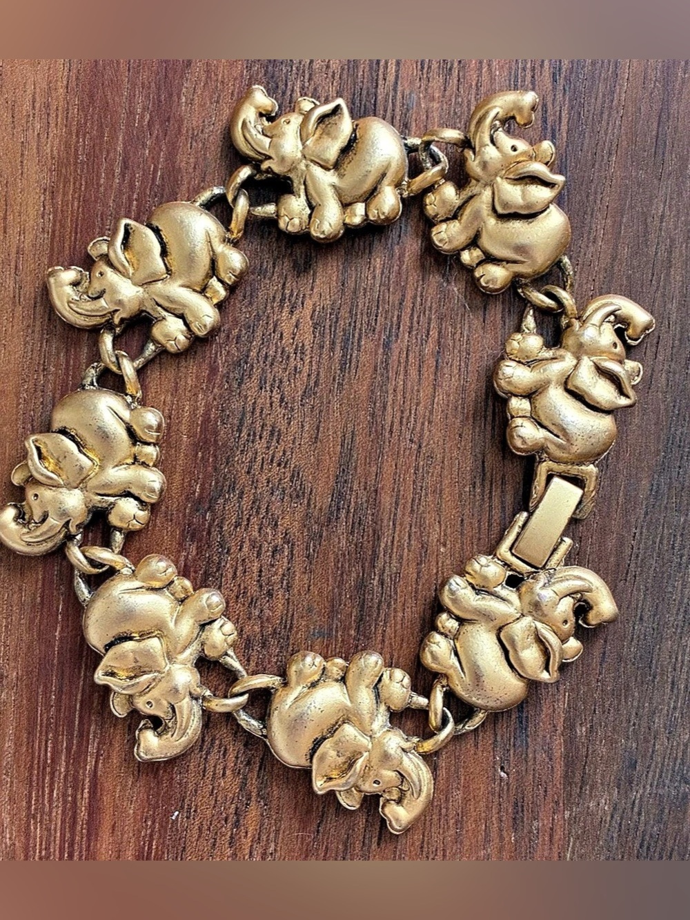 VTG Elephant Link Bracelet Gold Tone Animal Safari Fold-over Clasp 7”